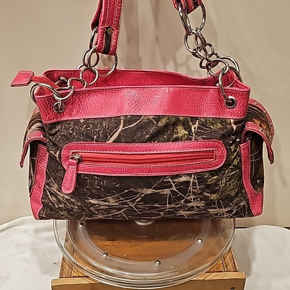 C Camo Pink Purse With Bling Cross Rhinestone studs leather concealed carry NWOT - Picture 8 of 17